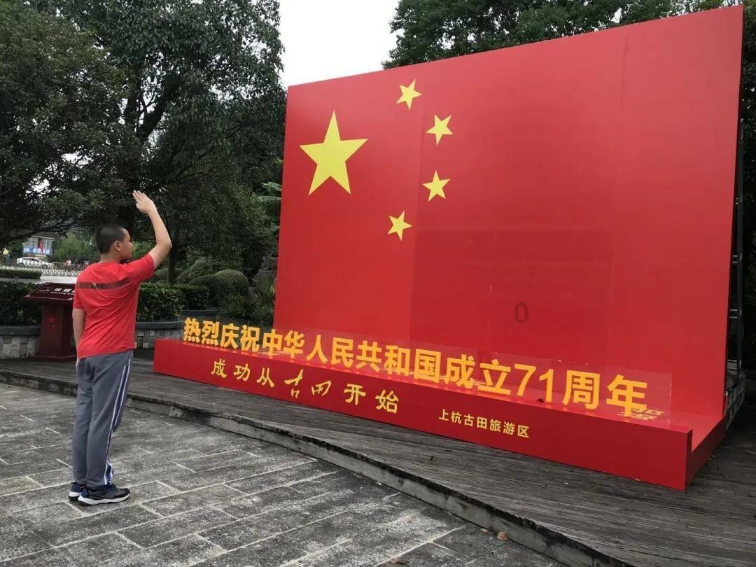 喜欢一个女生该不该表白，怕被拒绝，怕朋友都做不成，怎么办？游戏画面