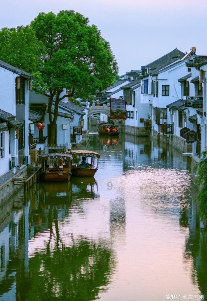 姐姐20岁妹妹17岁陪伴了多少年?游戏画面